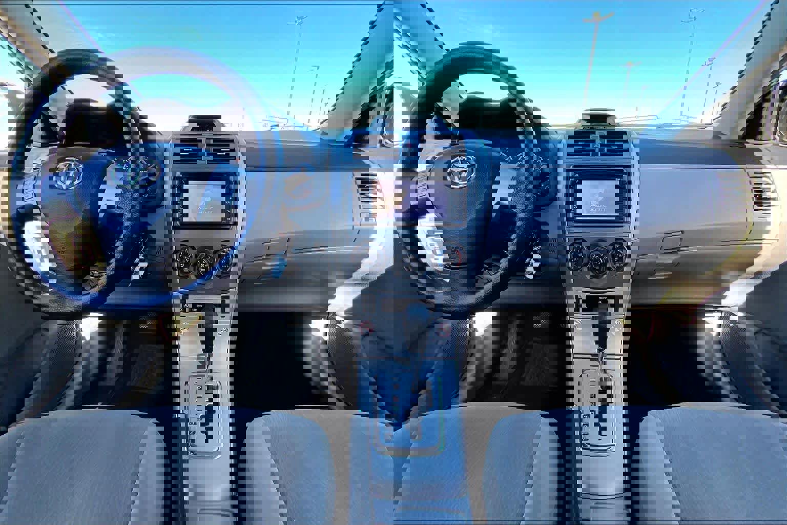 Used 2013 Toyota Corolla LE image 15