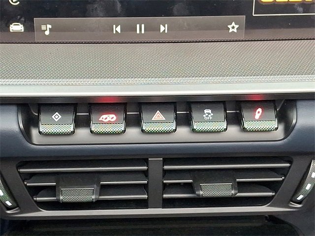 Used 2025 Porsche 911 Carrera image 29