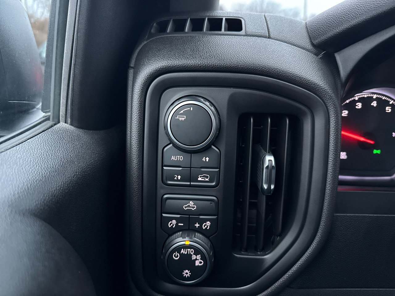 Used 2021 Chevrolet Silverado 1500 Custom w/ LPO, Dark Essentials Package image 15