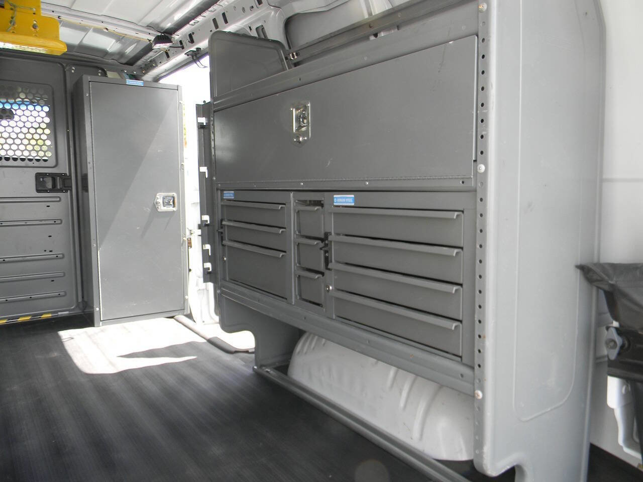 Used 2017 Chevrolet Express 2500 image 15