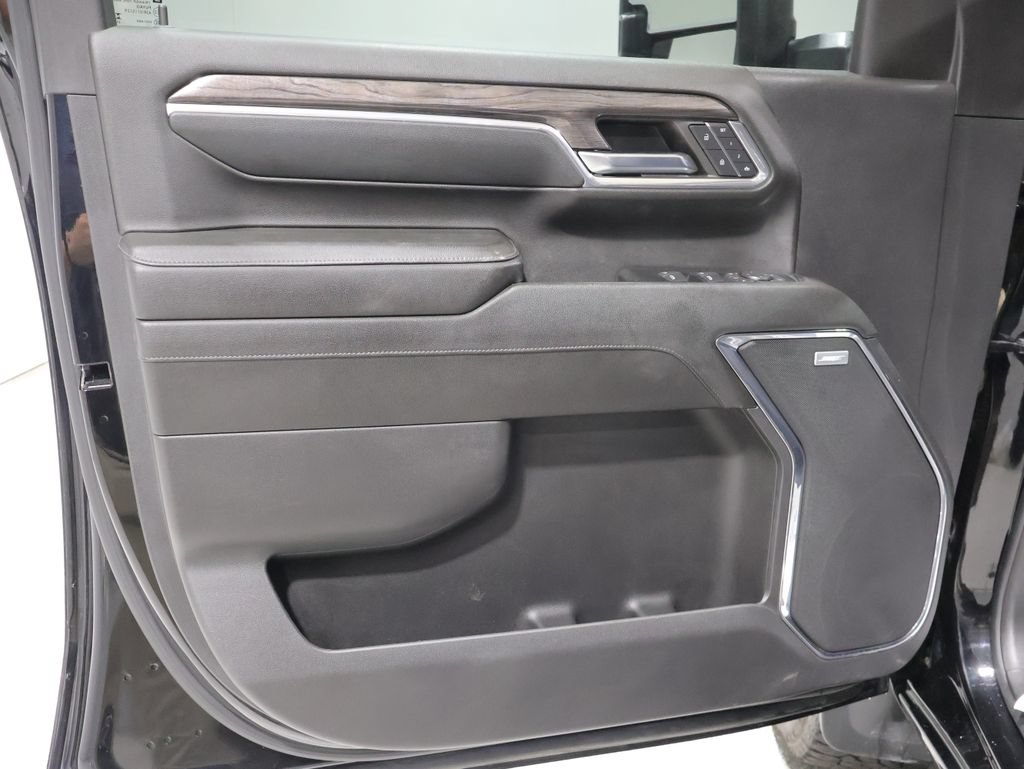 Used 2024 Chevrolet Silverado 2500 LTZ w/ LTZ Plus Package AWD/4WD image 13