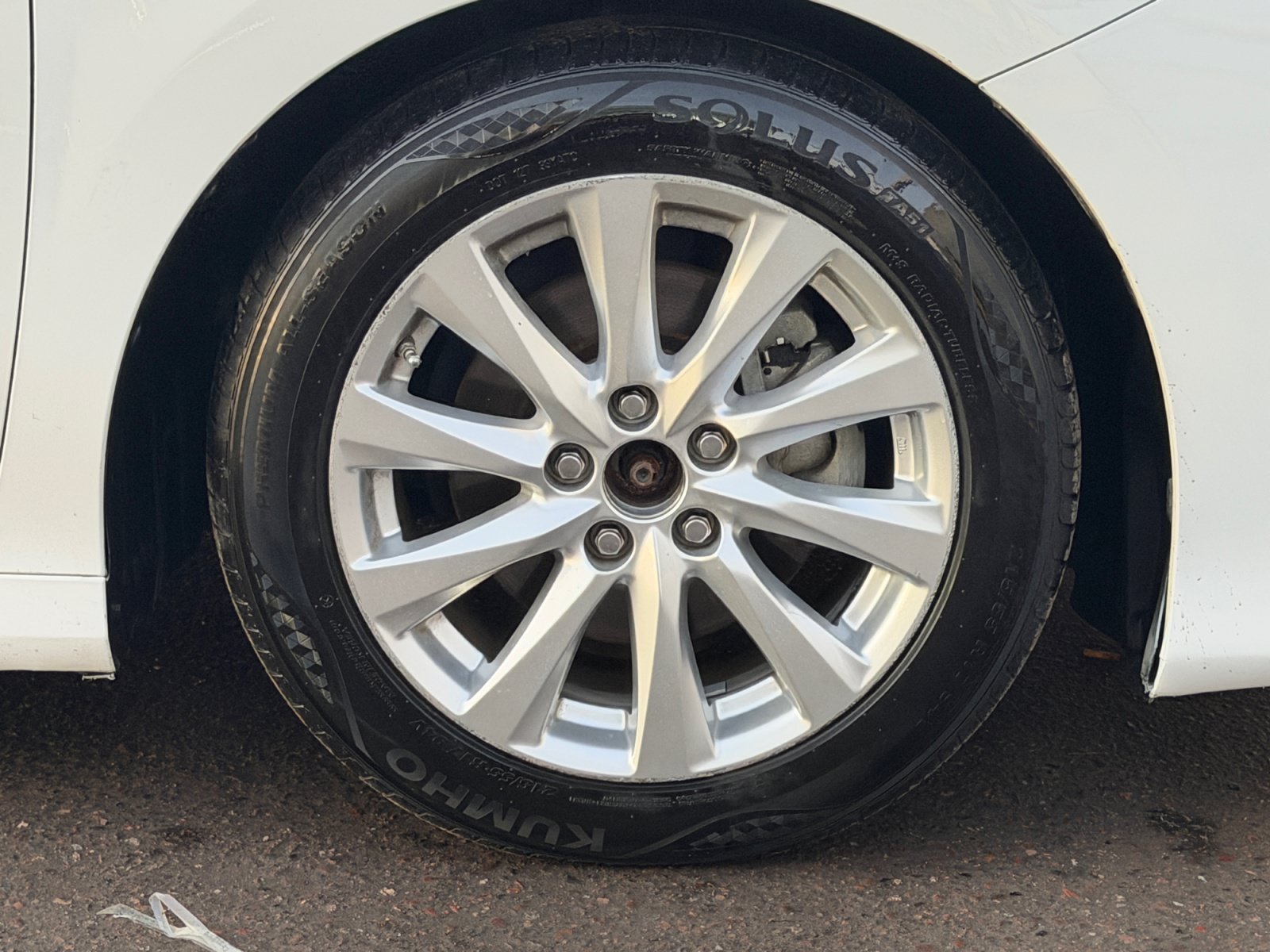 Used 2018 Toyota Camry LE FWD image 28