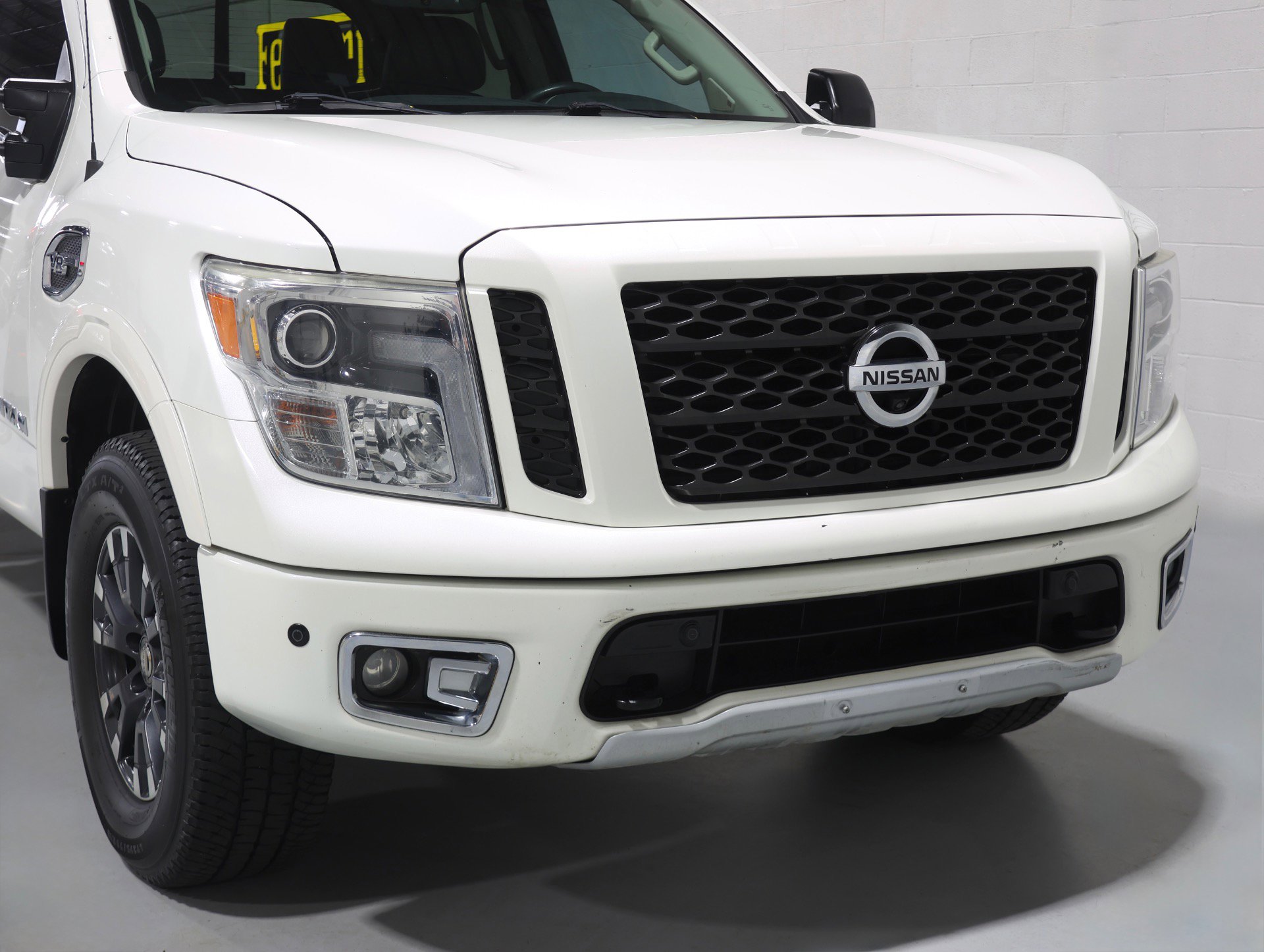 Used 2017 Nissan Titan PRO-4X w/ Pro-4x Convenience Package image 43