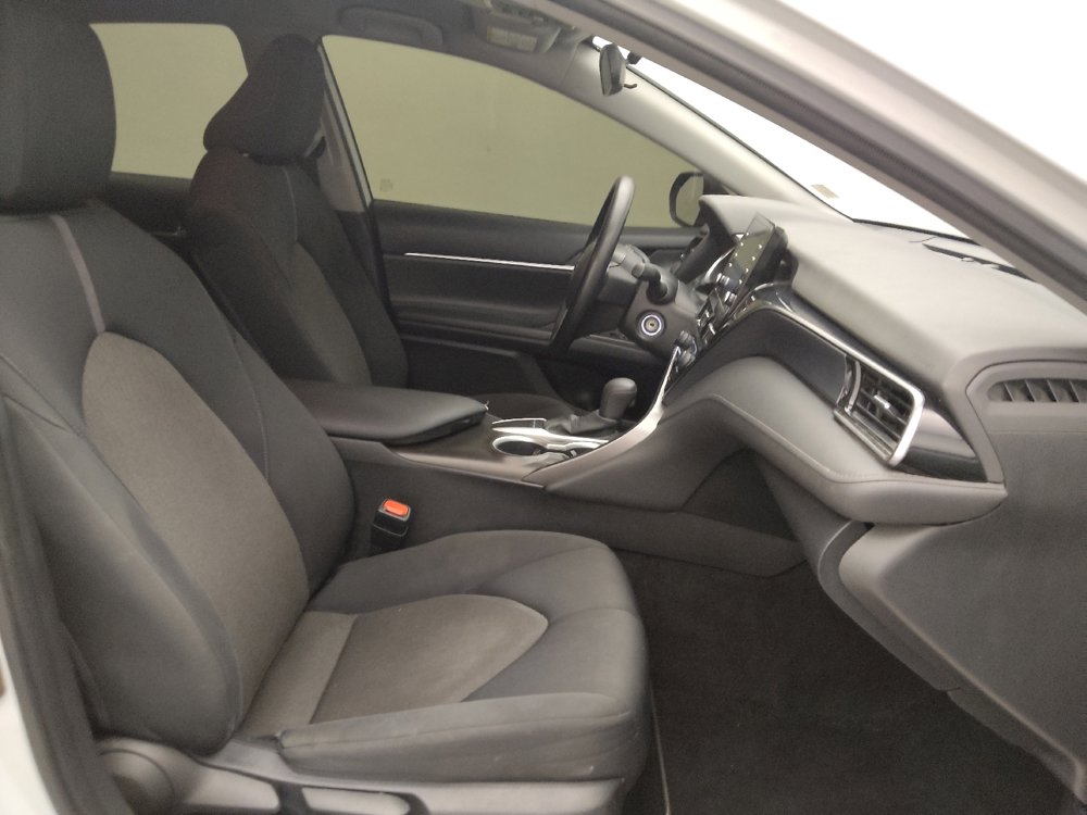 Used 2022 Toyota Camry LE image 21