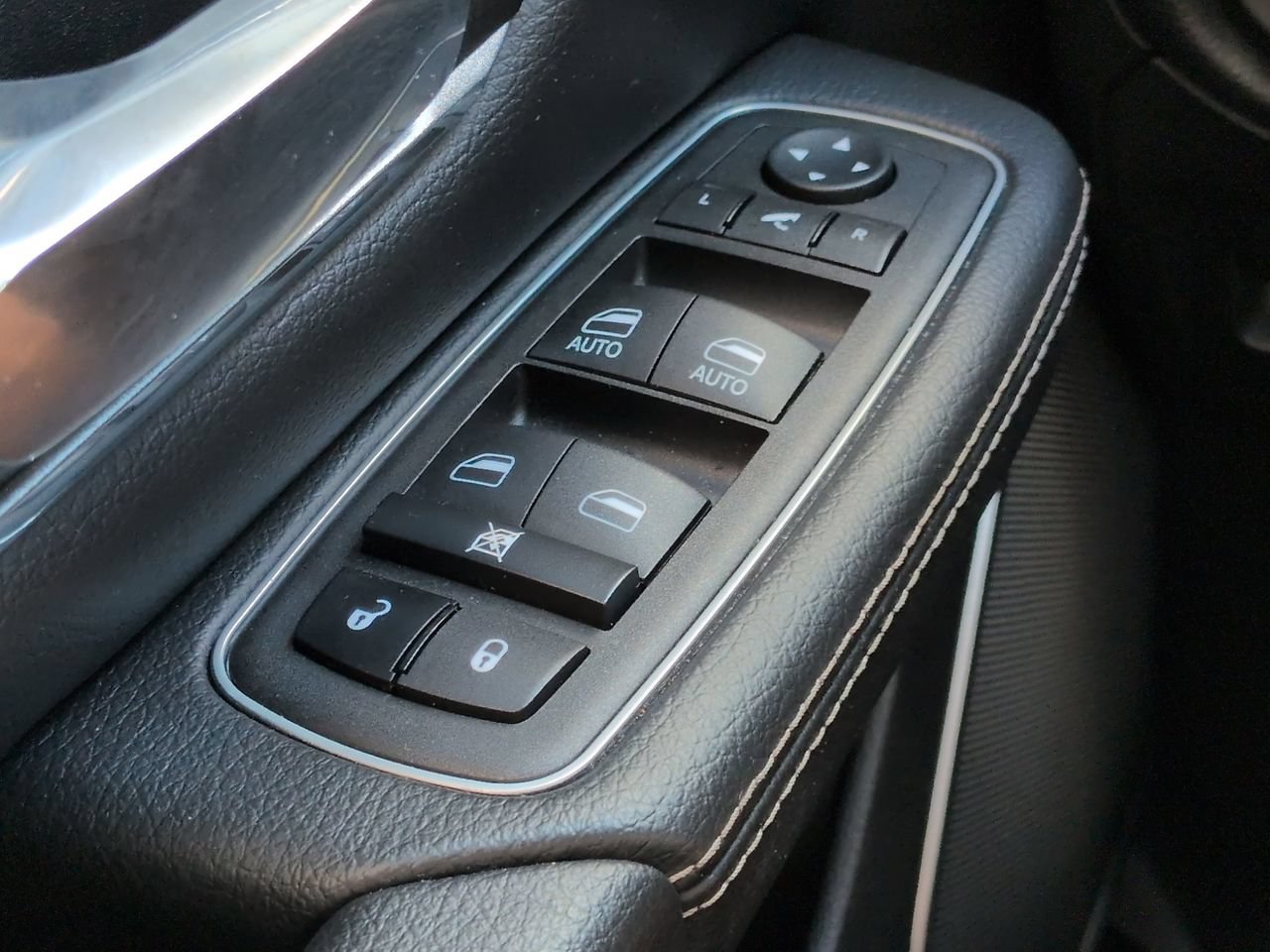Used 2023 RAM 1500 Laramie AWD/4WD image 25