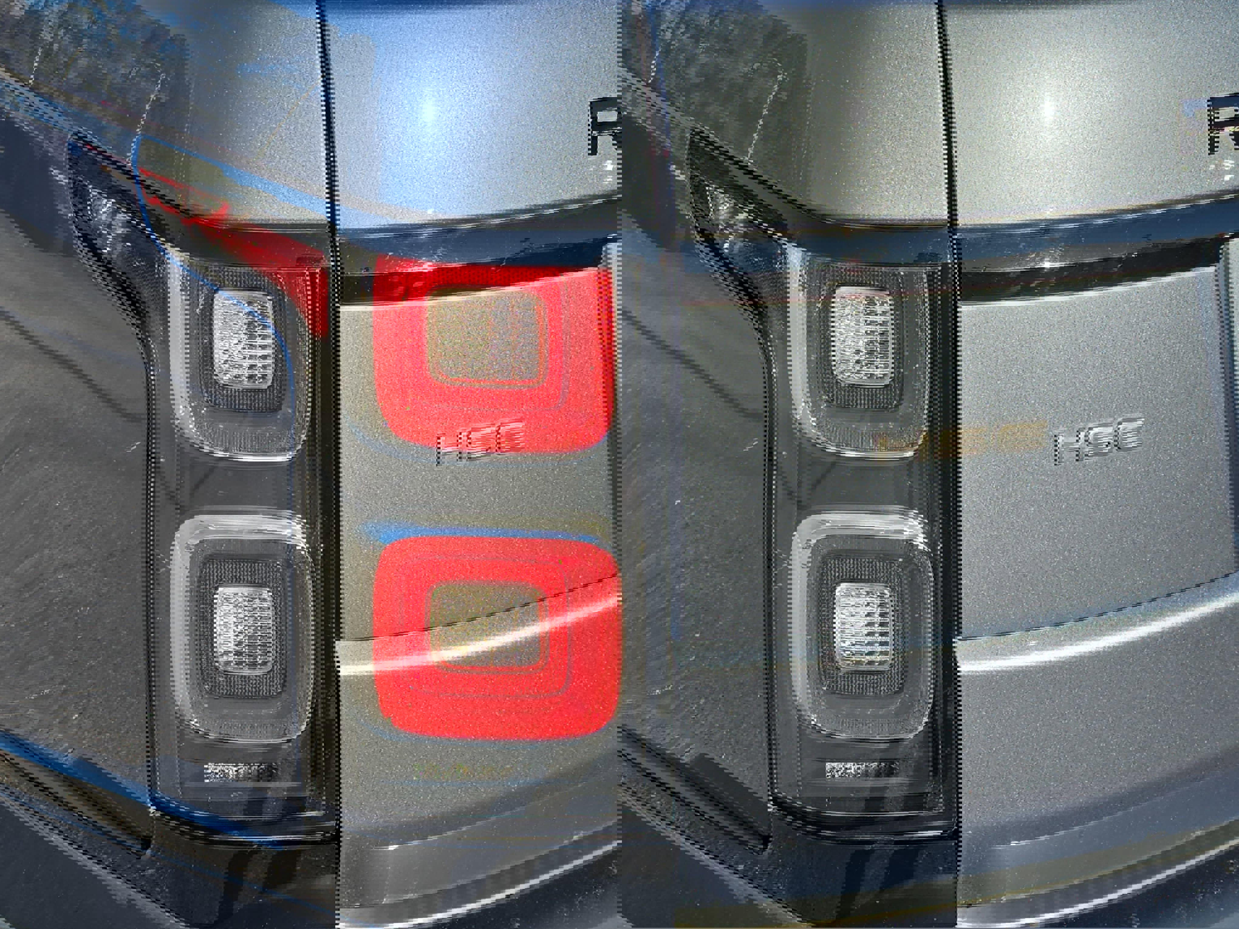 Used 2019 Land Rover Range Rover HSE image 37