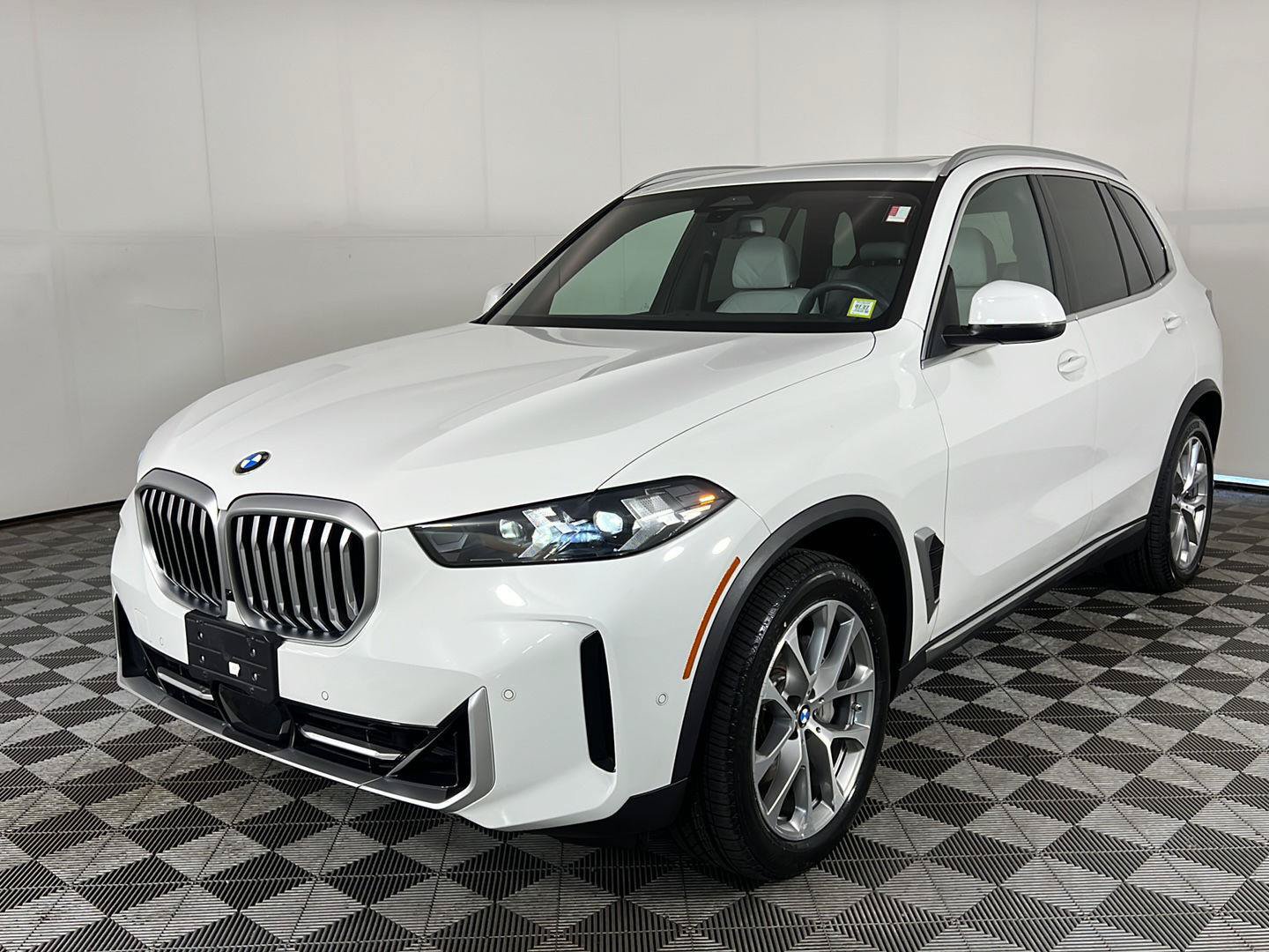 Used 2024 BMW X5 xDrive40i AWD/4WD image 13