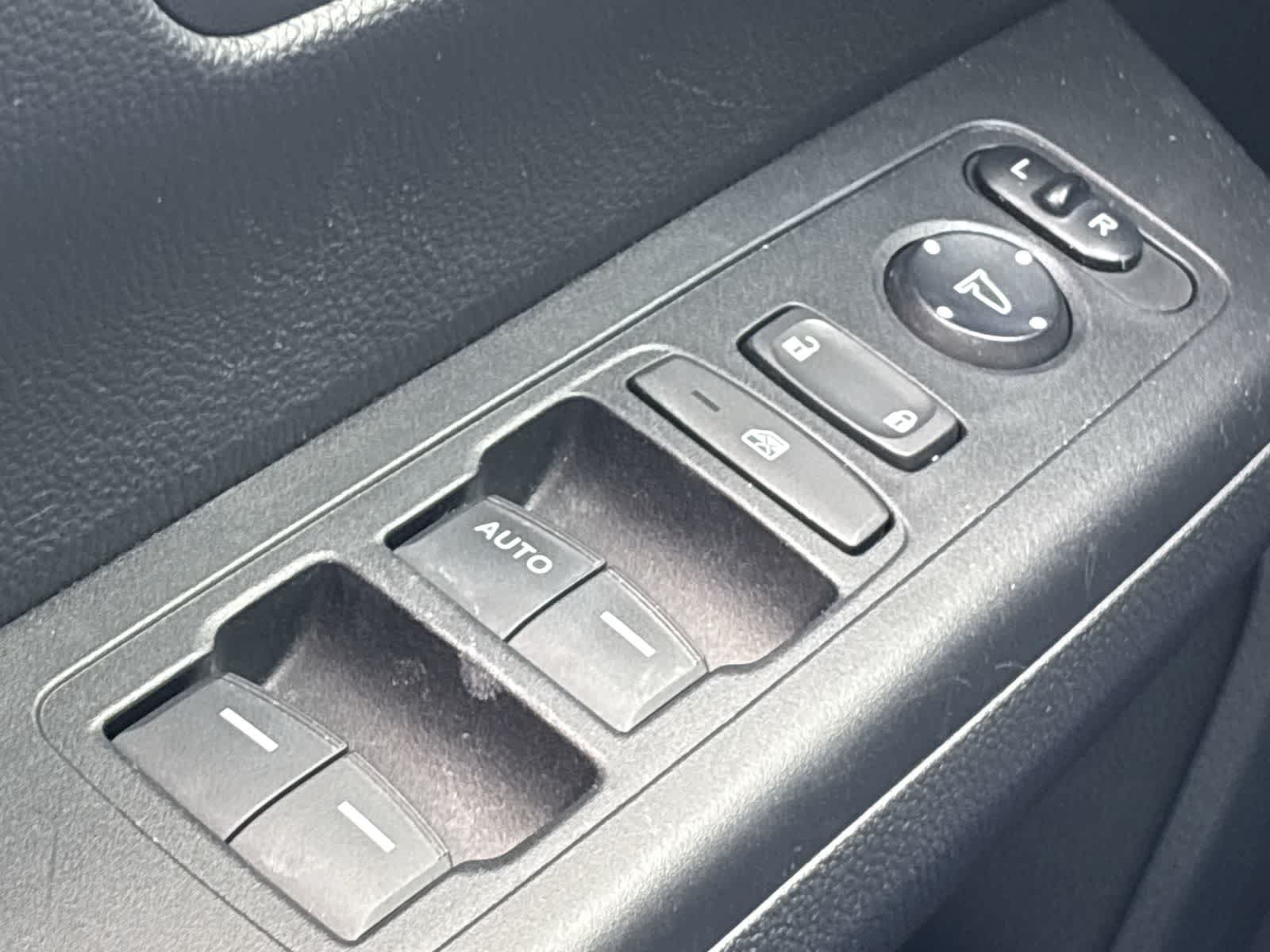 Used 2023 Honda CR-V LX image 23
