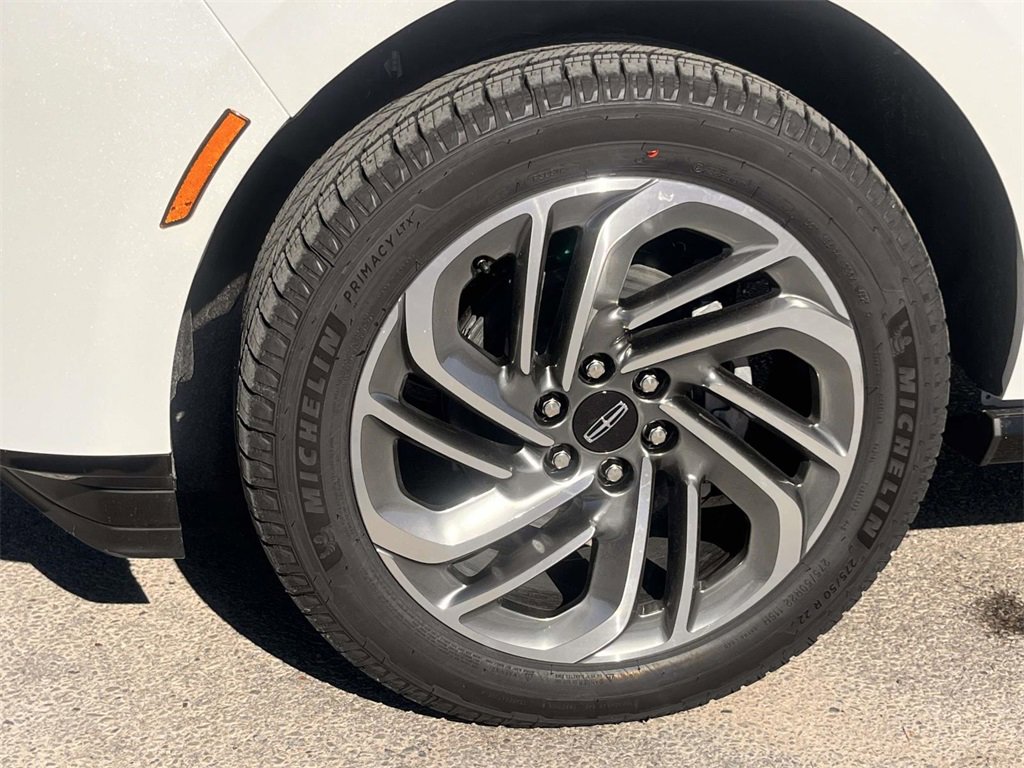 New 2025 Lincoln Navigator Reserve image 9