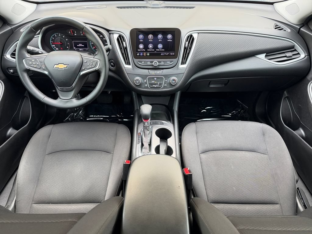 Used 2025 Chevrolet Malibu RS FWD image 16