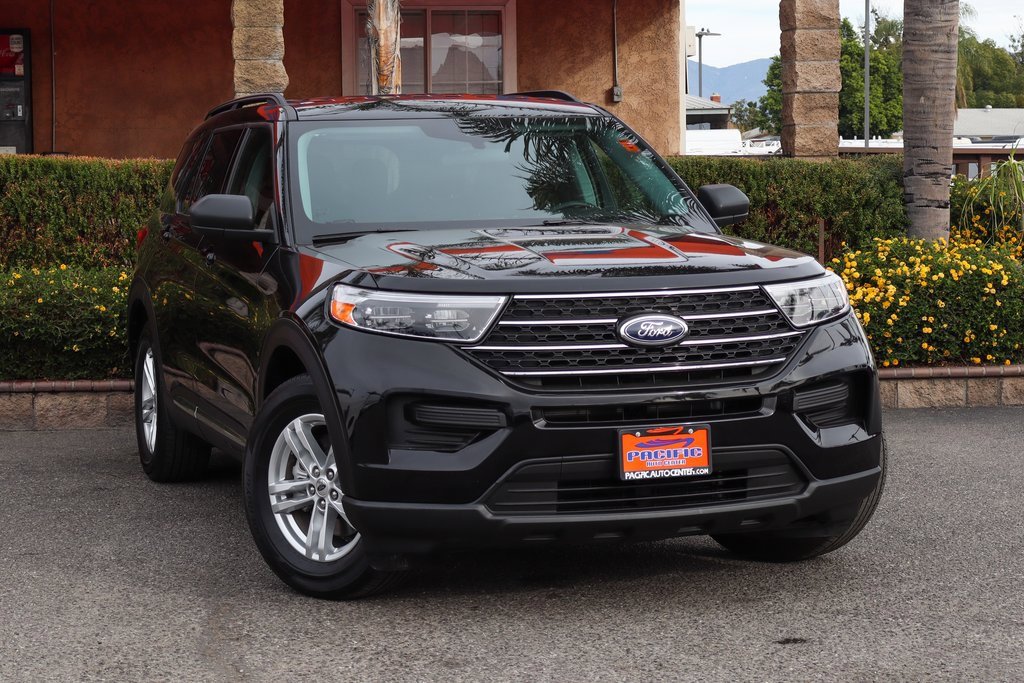 Used 2023 Ford Explorer XLT w/ Class IV Trailer Tow Package image 2