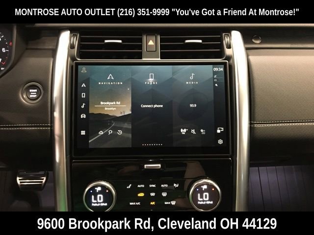 New 2023 Land Rover Discovery HSE R-Dynamic image 17