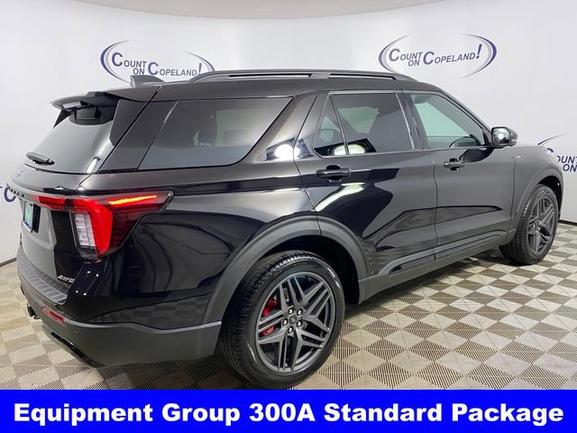 Used 2025 Ford Explorer ST-Line w/ ST-Line Street Pack image 7