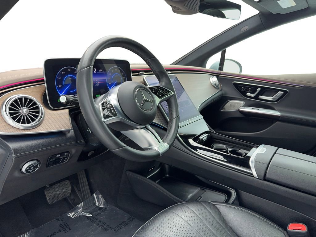 Used 2023 Mercedes-Benz EQE 500 4MATIC Sedan w/ Pinnacle Trim Package image 11