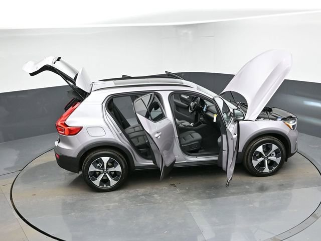 New 2026 Volvo XC40 B5 Plus w/ Protection Package Premier image 40