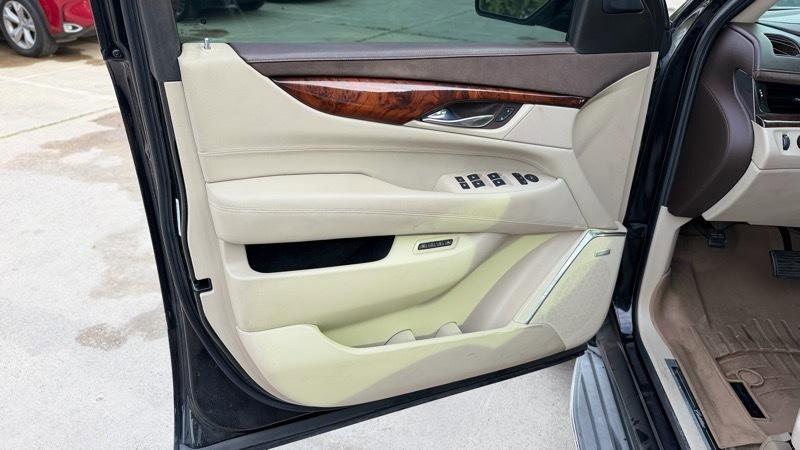 Used 2015 Cadillac Escalade ESV Luxury RWD image 15