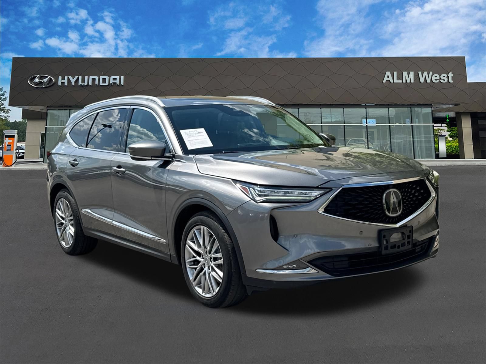 Used 2023 Acura MDX w/ Advance Package AWD/4WD image 3