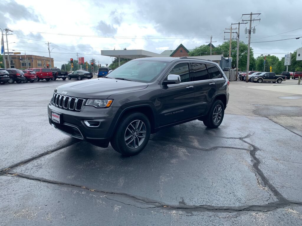 Used 2017 Jeep Grand Cherokee Limited w/ Trailer Tow Group IV AWD/4WD image 3