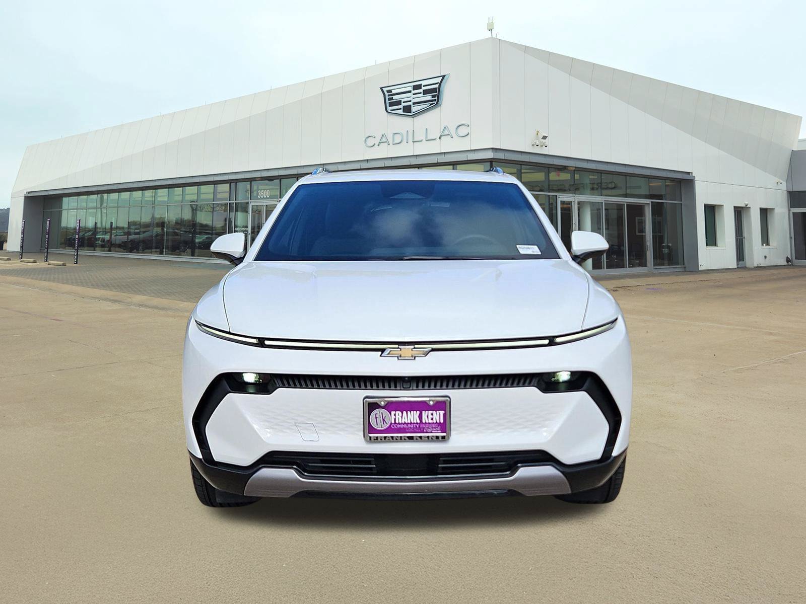 Used 2024 Chevrolet Equinox EV LT FWD image 2