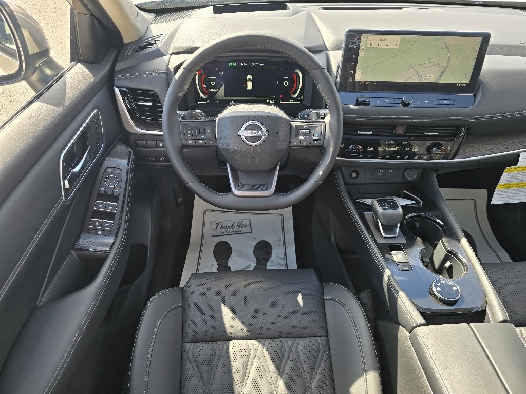 New 2026 Nissan Rogue Platinum image 4