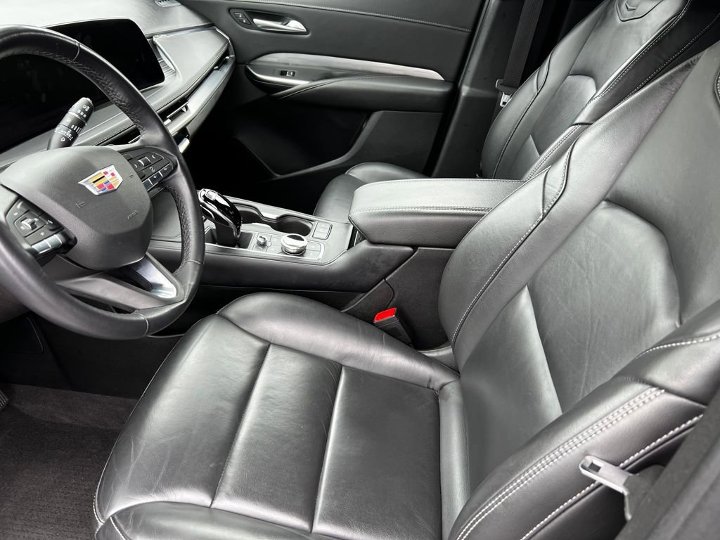 Used 2024 Cadillac XT4 Premium Luxury image 10