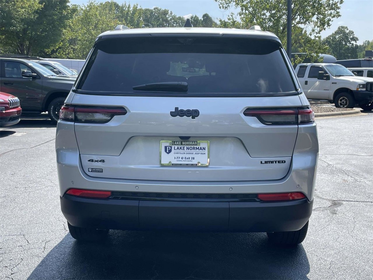 New 2025 Jeep Grand Cherokee L Limited w/ Luxury Tech Group II image 8