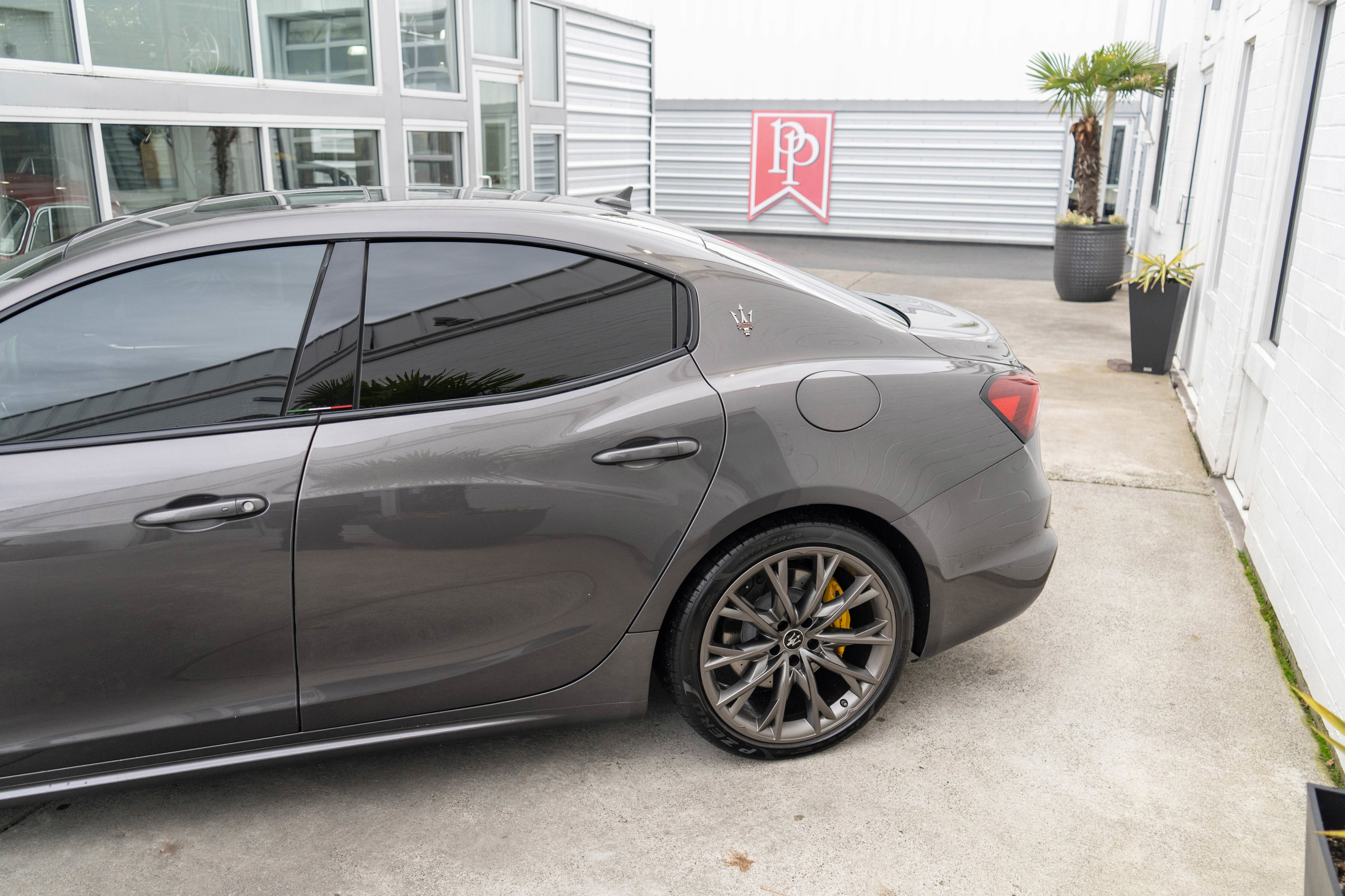 Used 2022 Maserati Ghibli Trofeo image 5