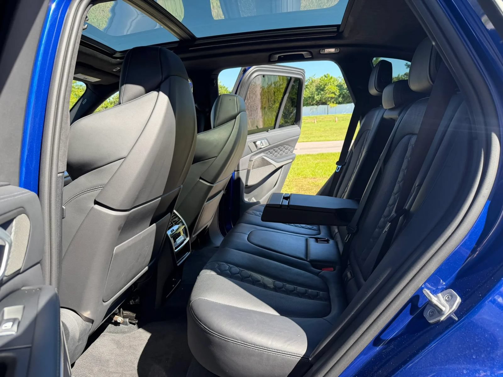 Used 2021 BMW X5 M AWD/4WD image 13
