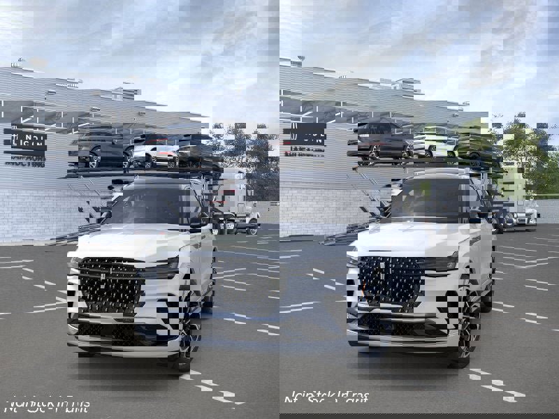 New 2026 Lincoln Nautilus Reserve image 2