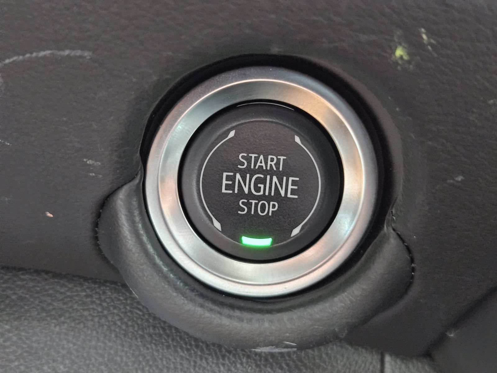 Certified 2025 Chevrolet Suburban Premier AWD/4WD image 23