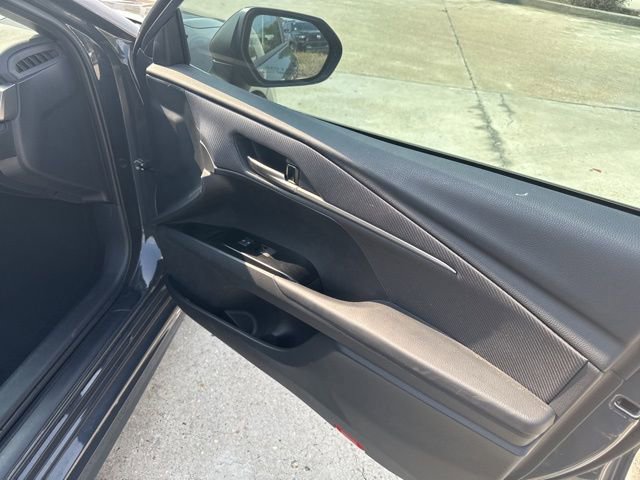 Used 2025 Toyota Camry SE w/ Multimedia Upgrade Package FWD image 15