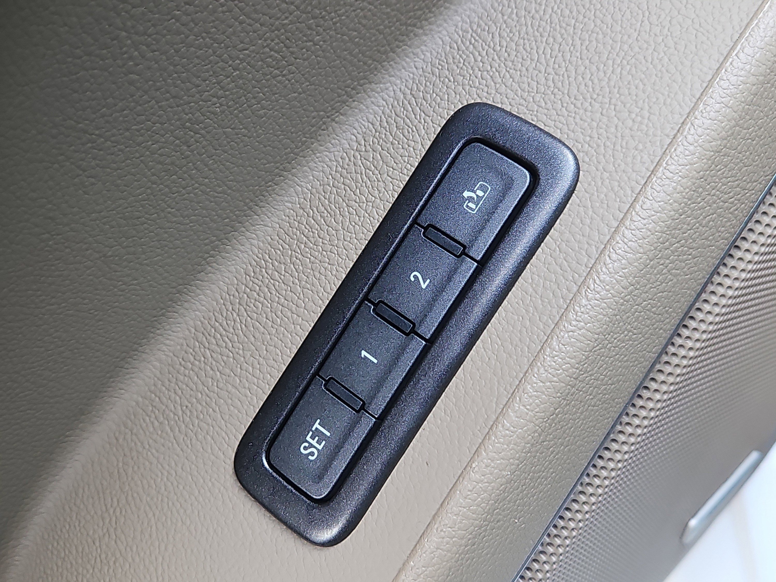 Used 2017 Chevrolet Tahoe LT image 15