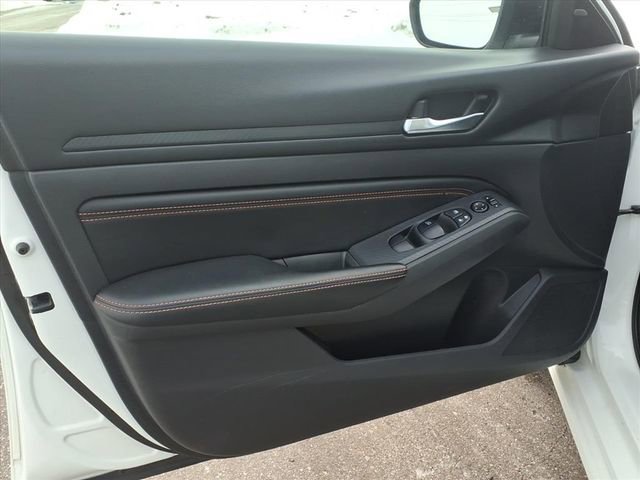 Used 2019 Nissan Altima 2.5 SR w/ SR Premium Package image 8