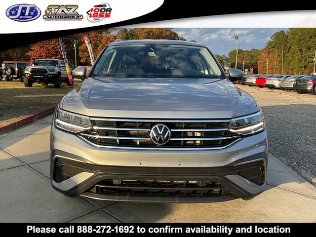 Used 2022 Volkswagen Tiguan SE image 2
