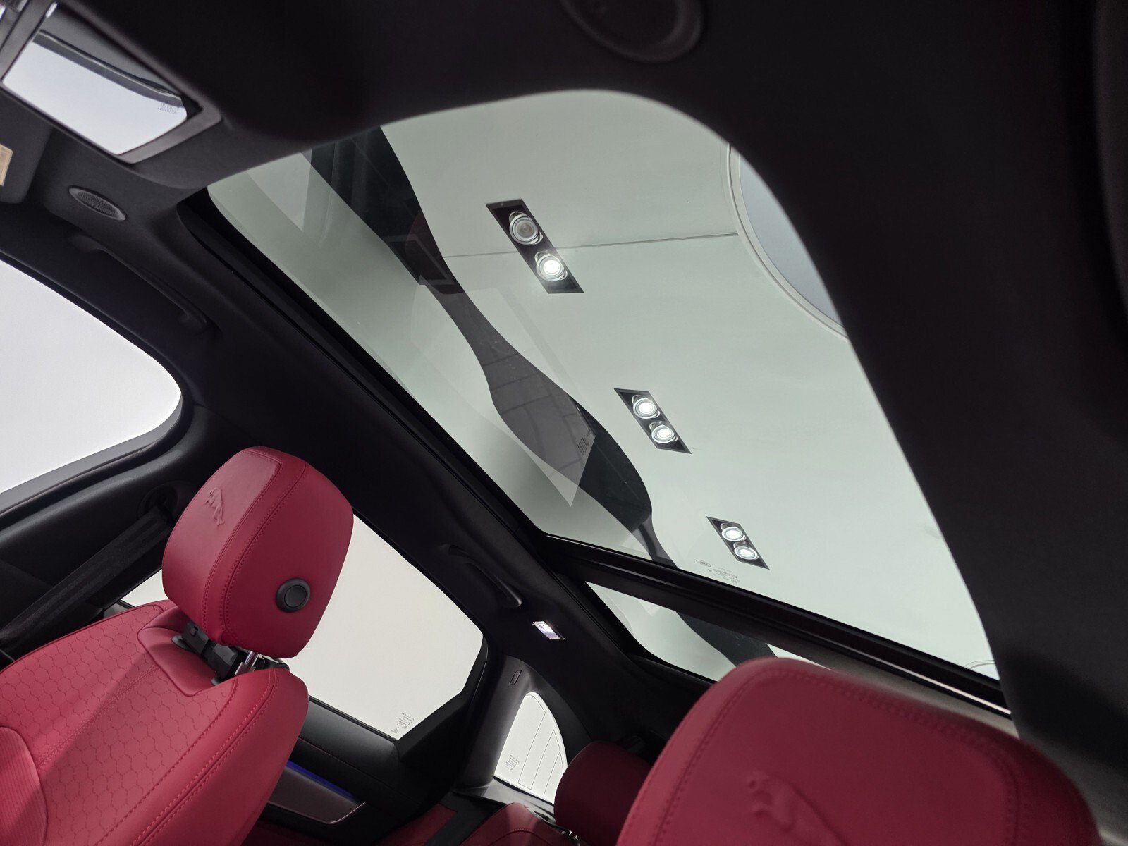 New 2026 Jaguar F-PACE R-Dynamic S AWD/4WD image 9