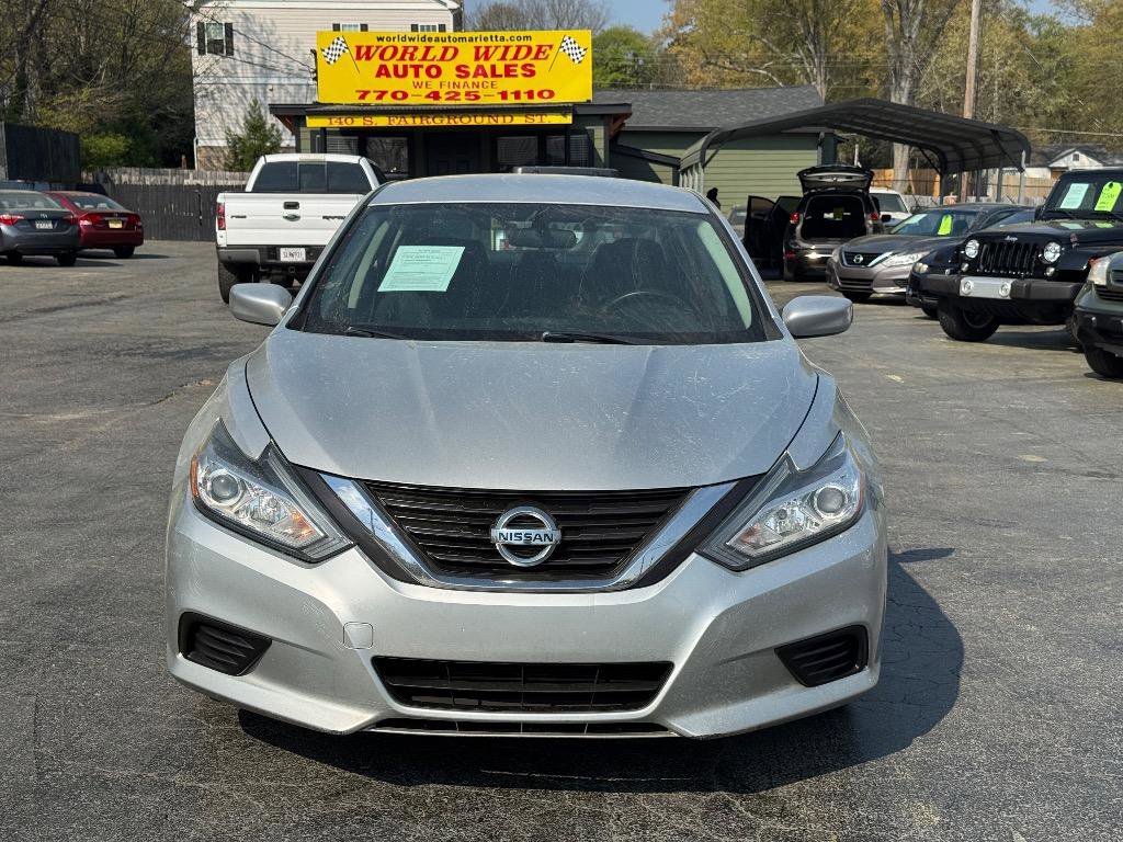 Used 2017 Nissan Altima 2.5 S w/ Power Driver Seat Package FWD image 2