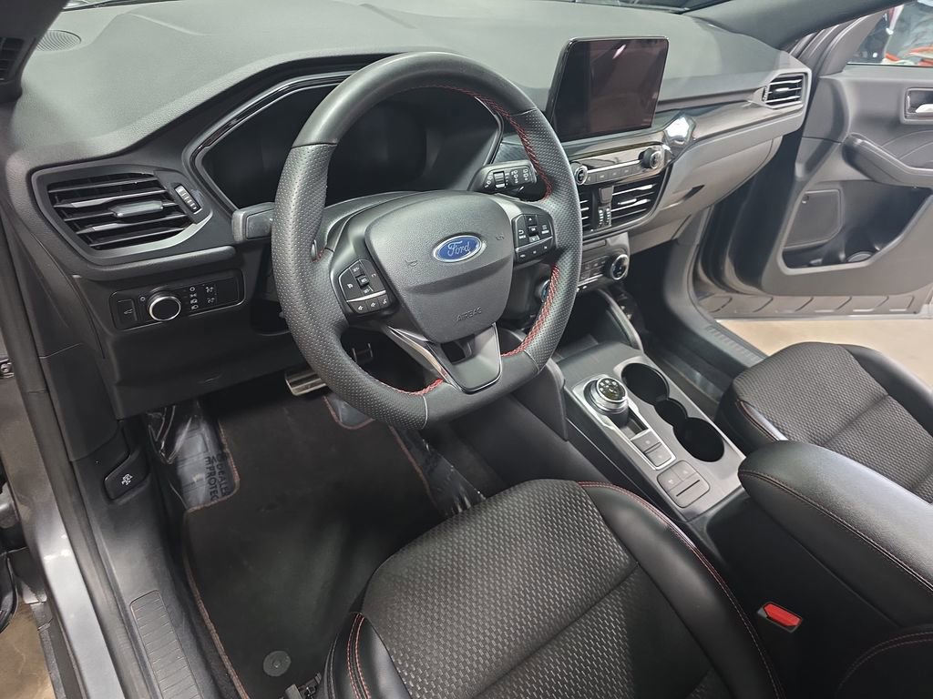 Used 2023 Ford Escape ST-Line image 16