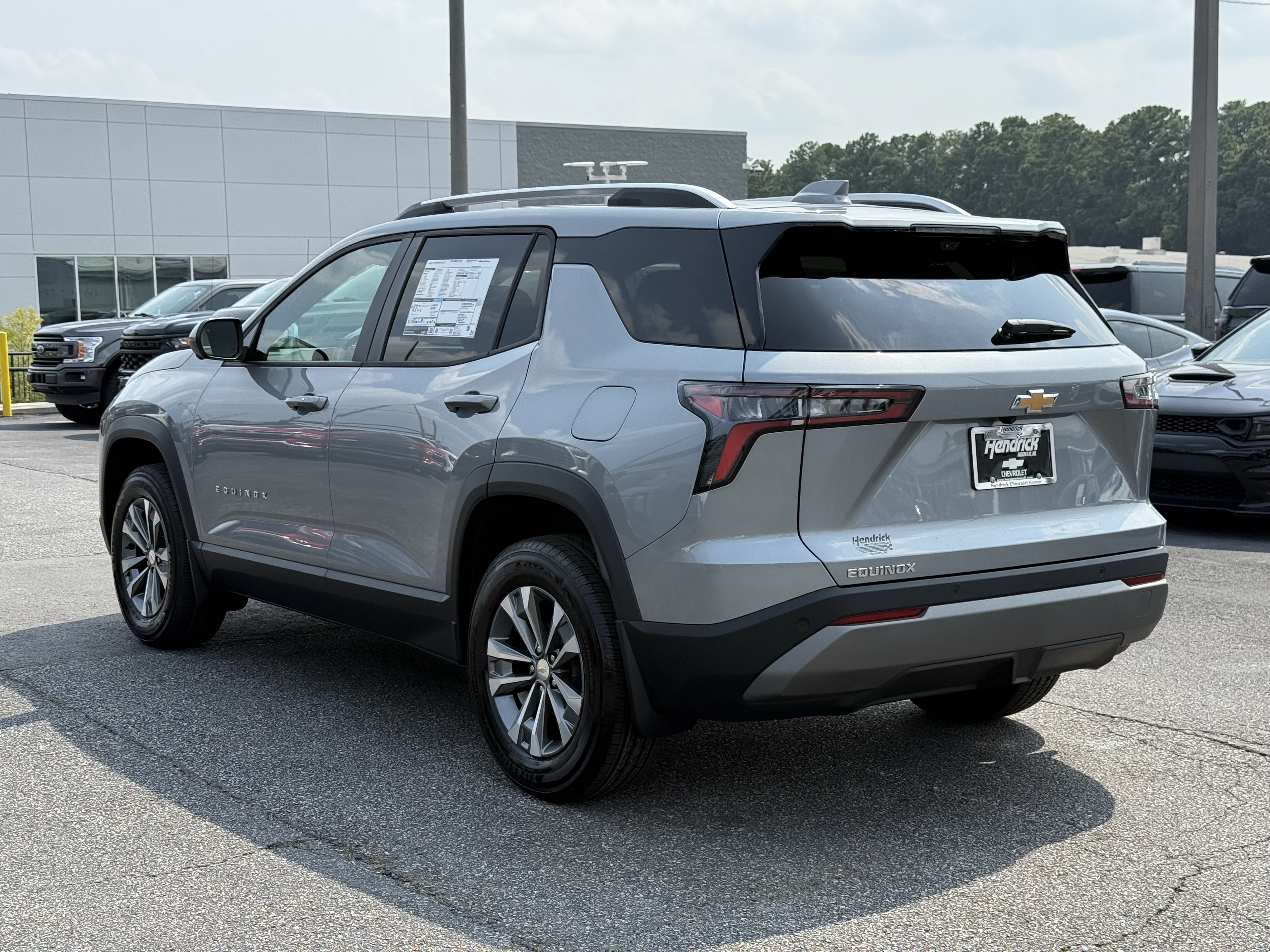 New 2027 Chevrolet Equinox LT w/ Safety and Technology Package FWD image 8