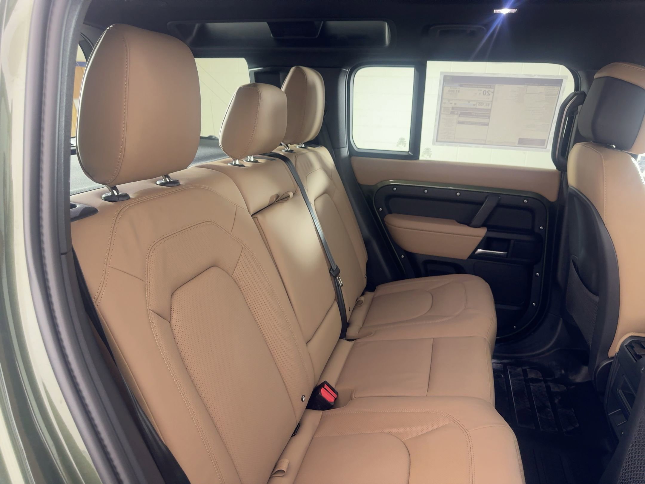 New 2026 Land Rover Defender 110 X-Dynamic SE image 28