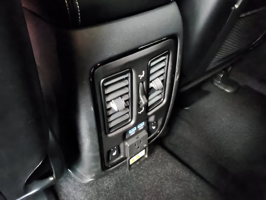 Used 2025 Dodge Durango SRT Hellcat AWD/4WD image 21