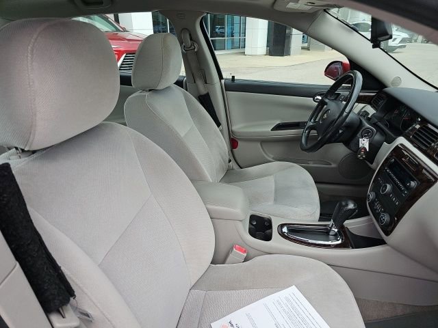 Used 2013 Chevrolet Impala LT w/ LT Sunroof Package FWD image 31