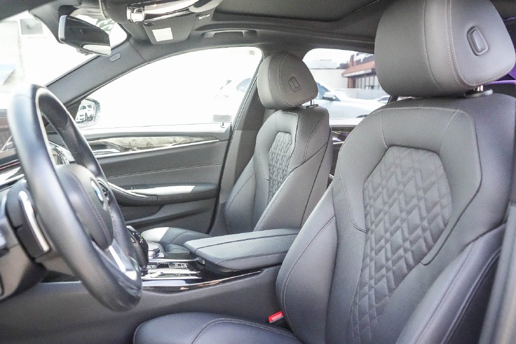 Certified 2023 BMW 530i w/ Convenience Package RWD image 17