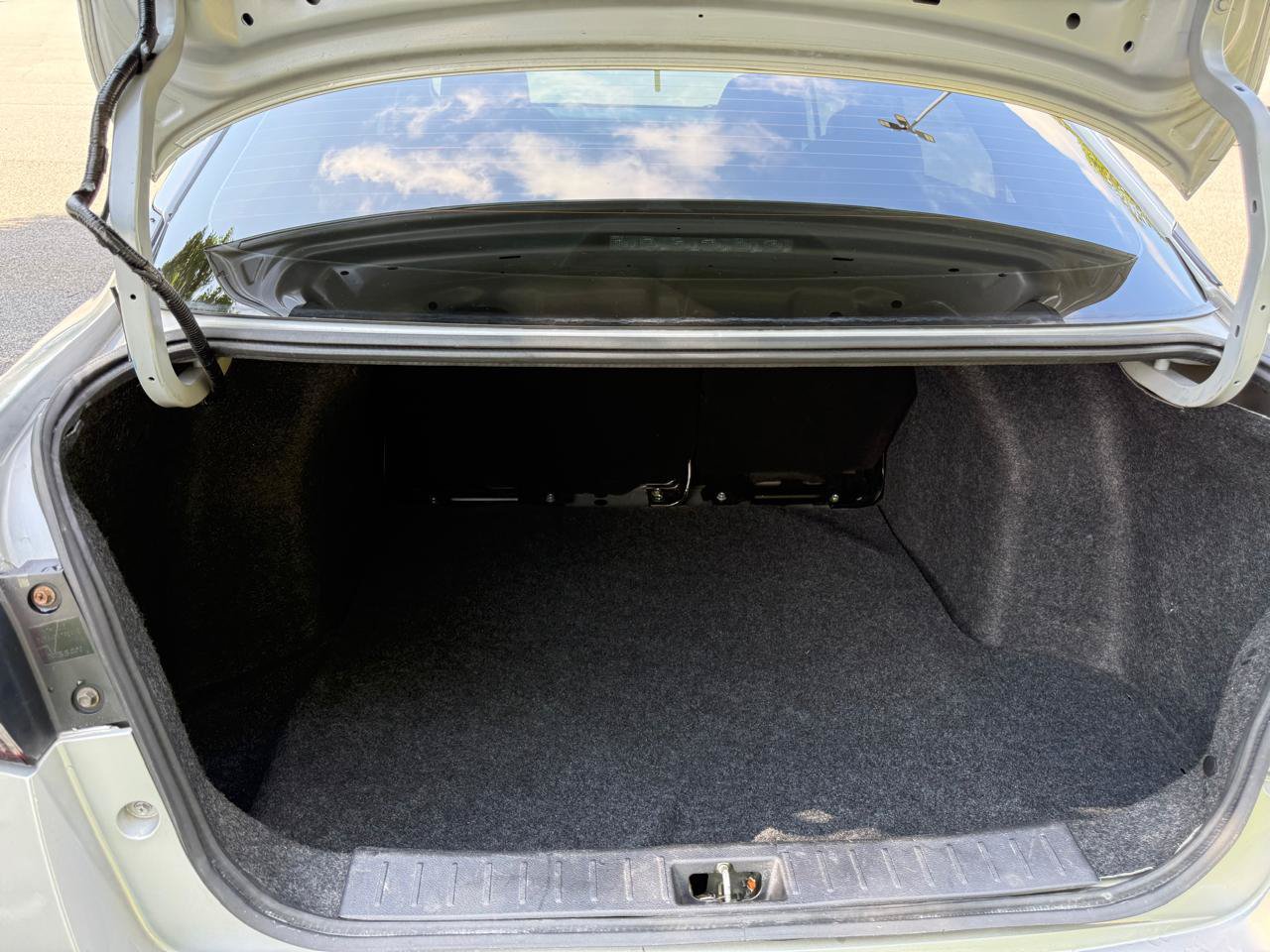 Used 2020 Nissan Versa S FWD image 24