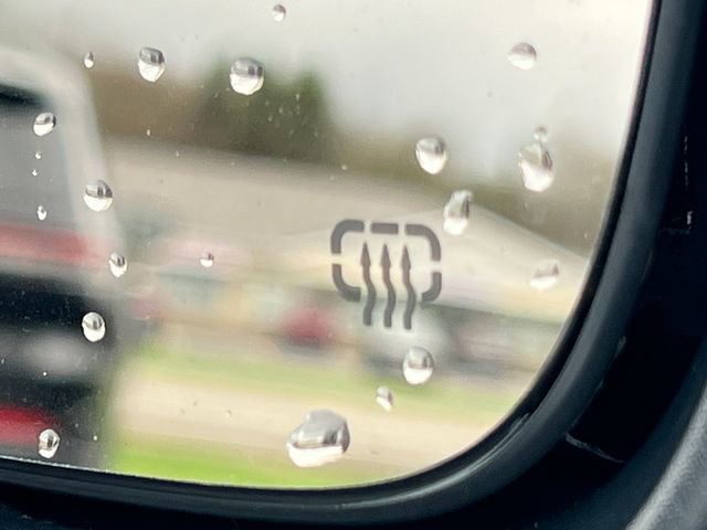 Used 2022 Chrysler Voyager LX FWD image 38