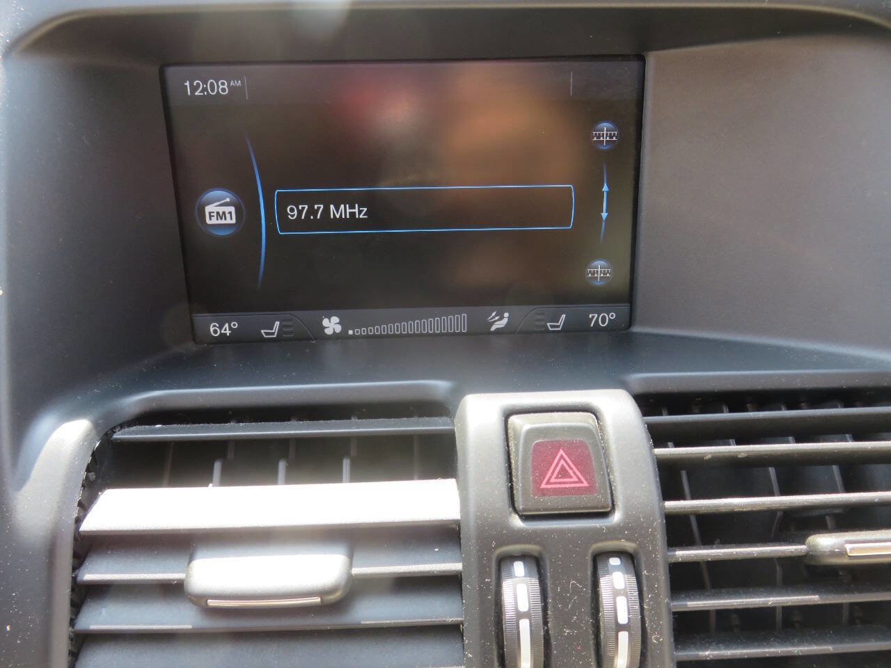 Used 2015 Volvo XC60 T6 Premier Plus image 19