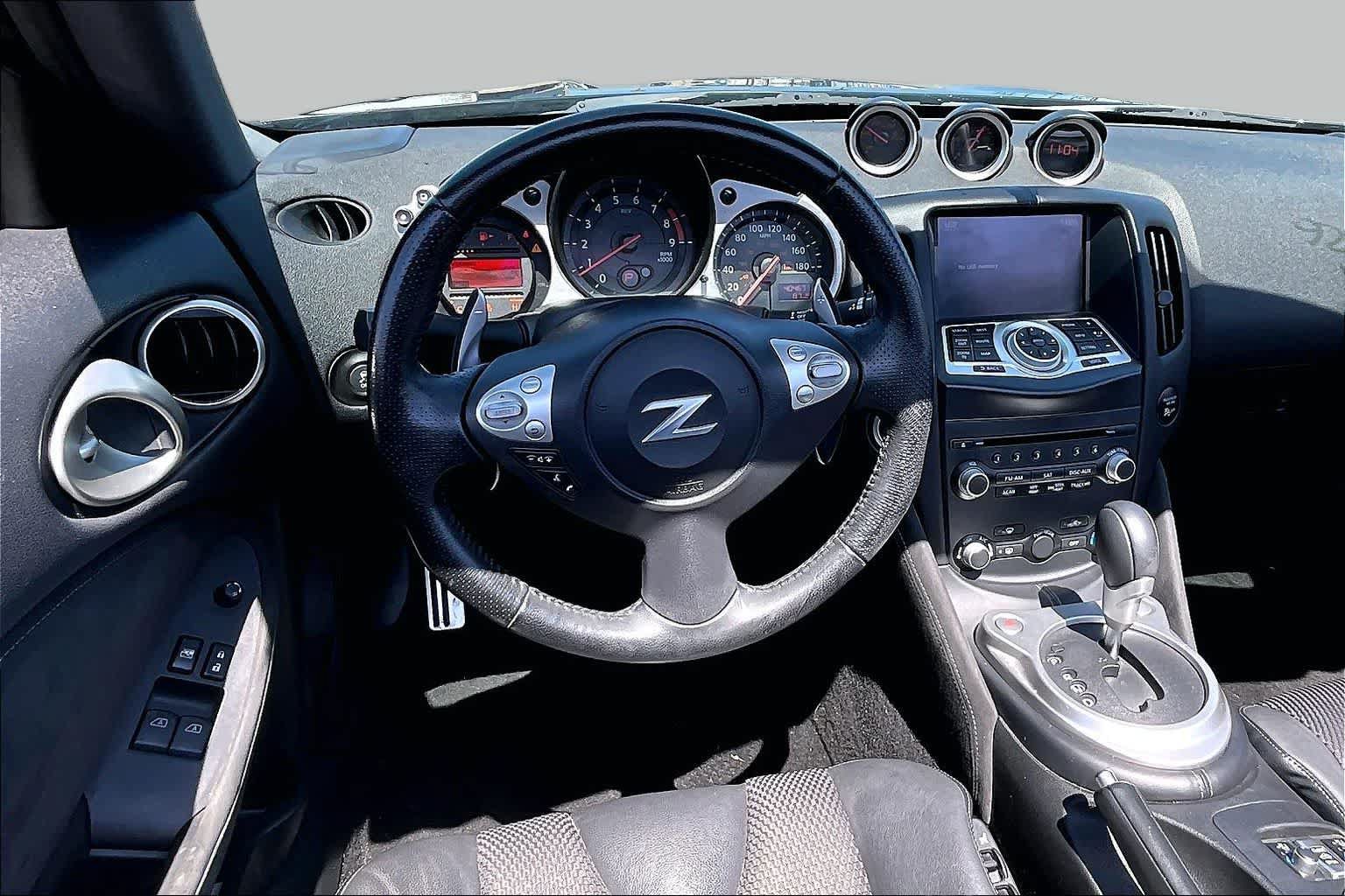 Used 2018 Nissan 370Z Touring Sport RWD image 5