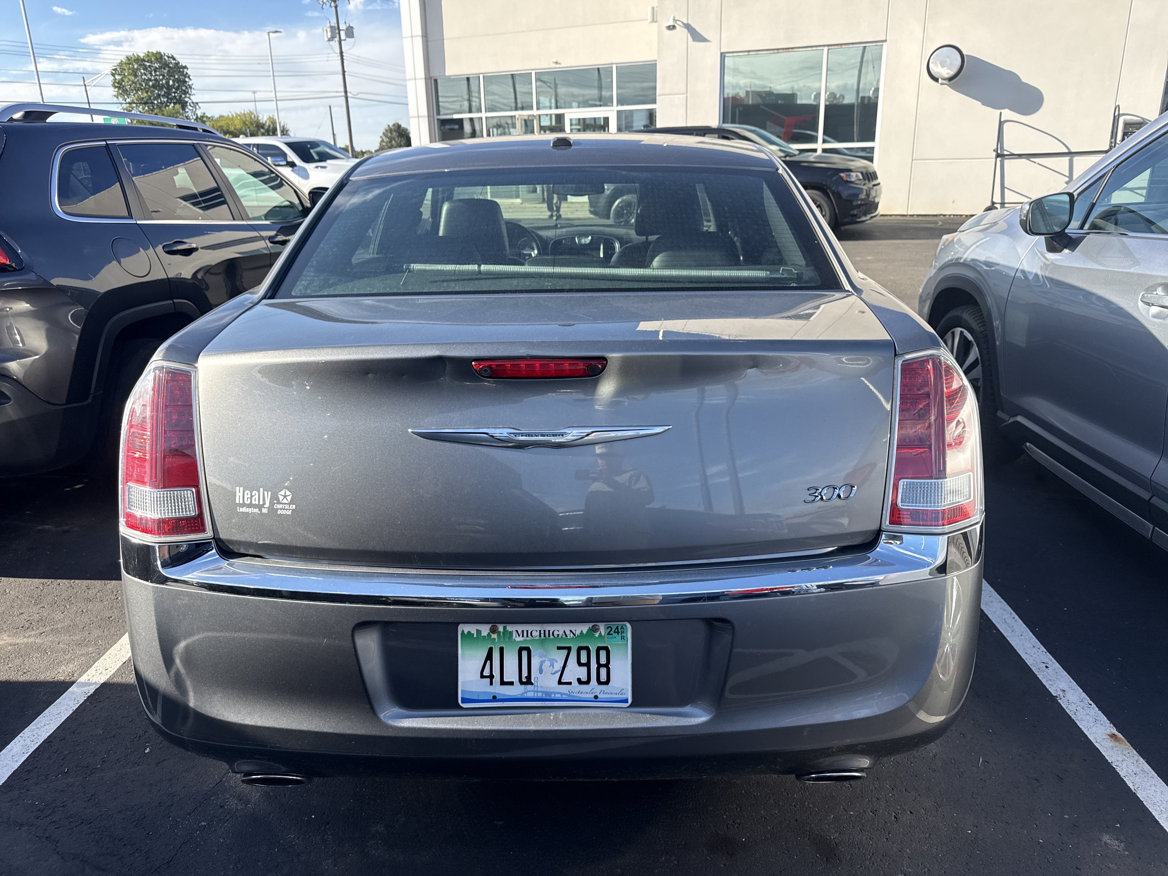 Used 2011 Chrysler 300 Limited RWD image 6