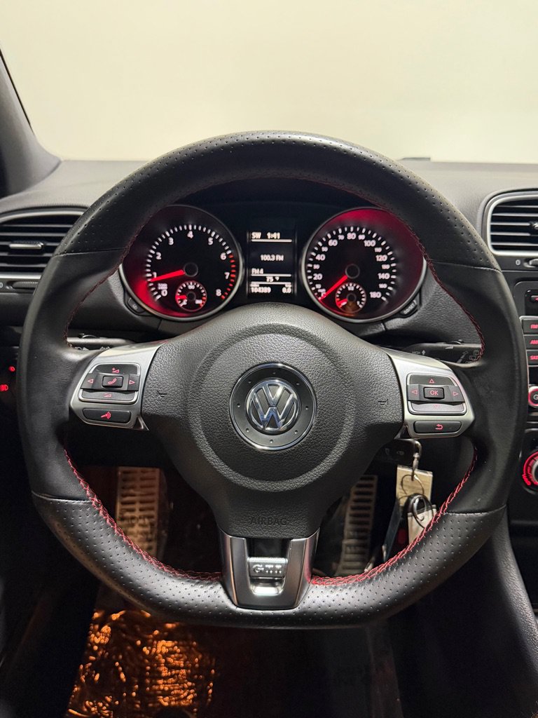 Used 2010 Volkswagen GTI 4-Door FWD image 15