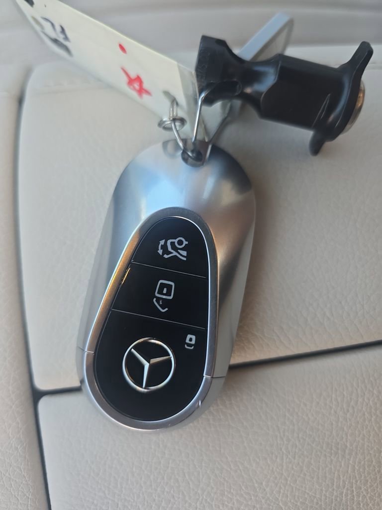 Used 2025 Mercedes-Benz S 500 4MATIC image 29