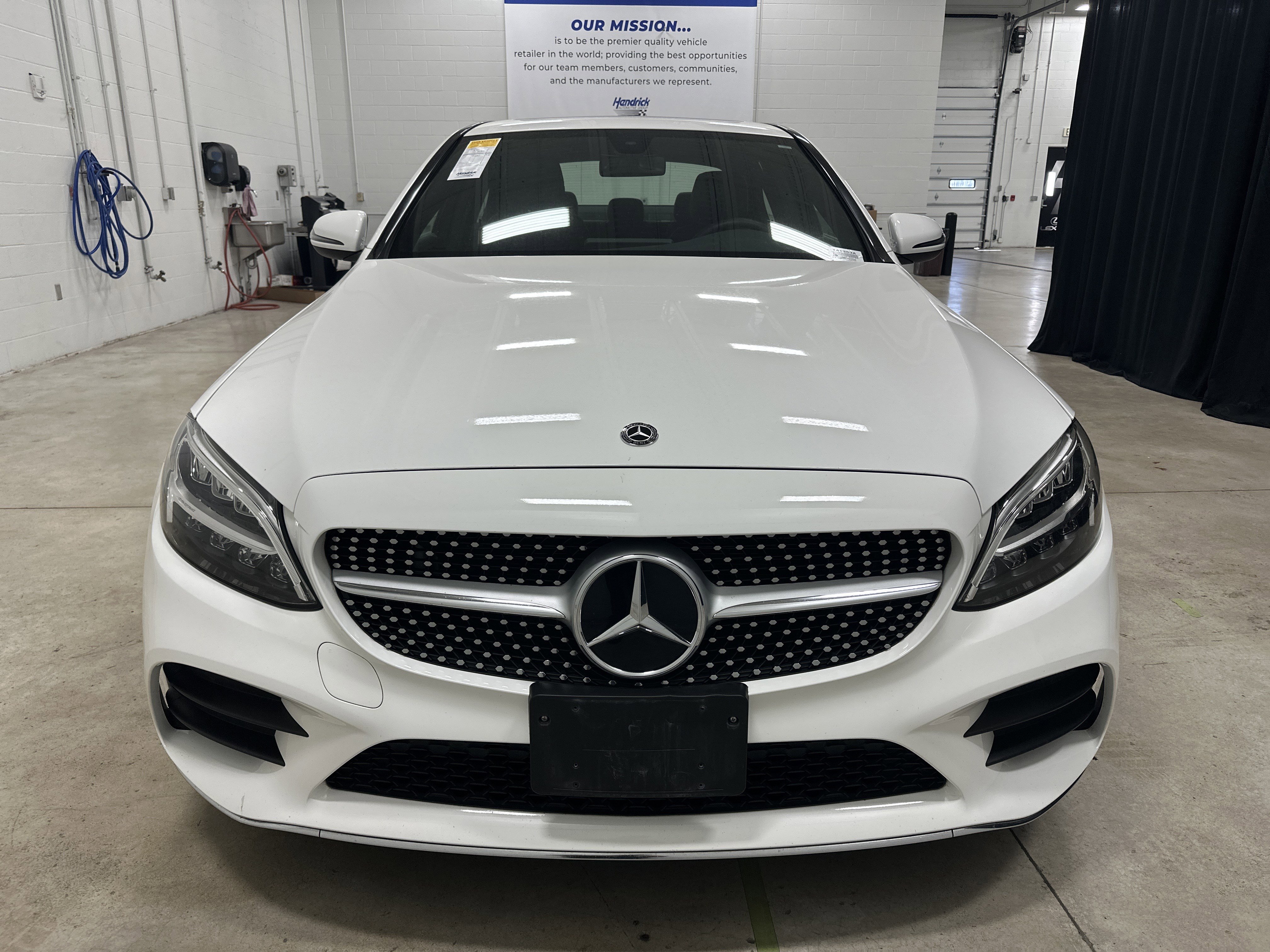 Used 2020 Mercedes-Benz C 300 4MATIC Sedan image 3